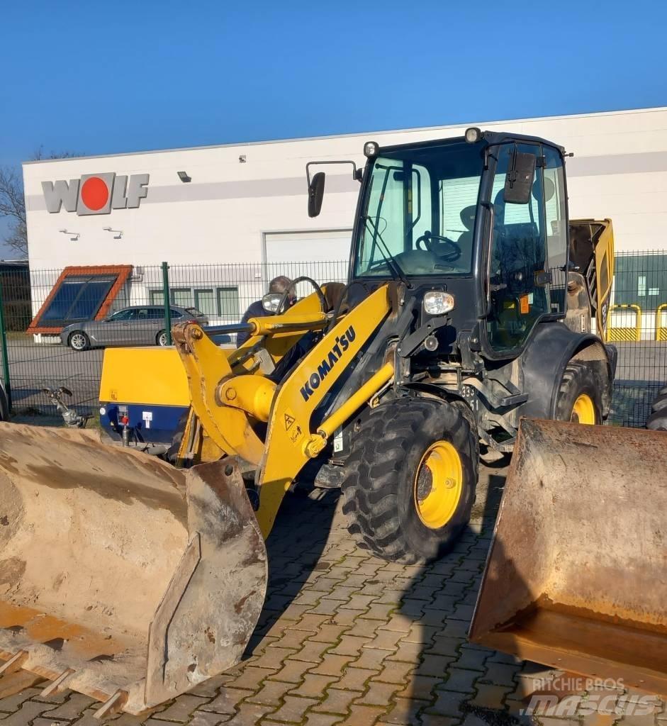 Komatsu WA80M-7 Pyöräkuormaajat