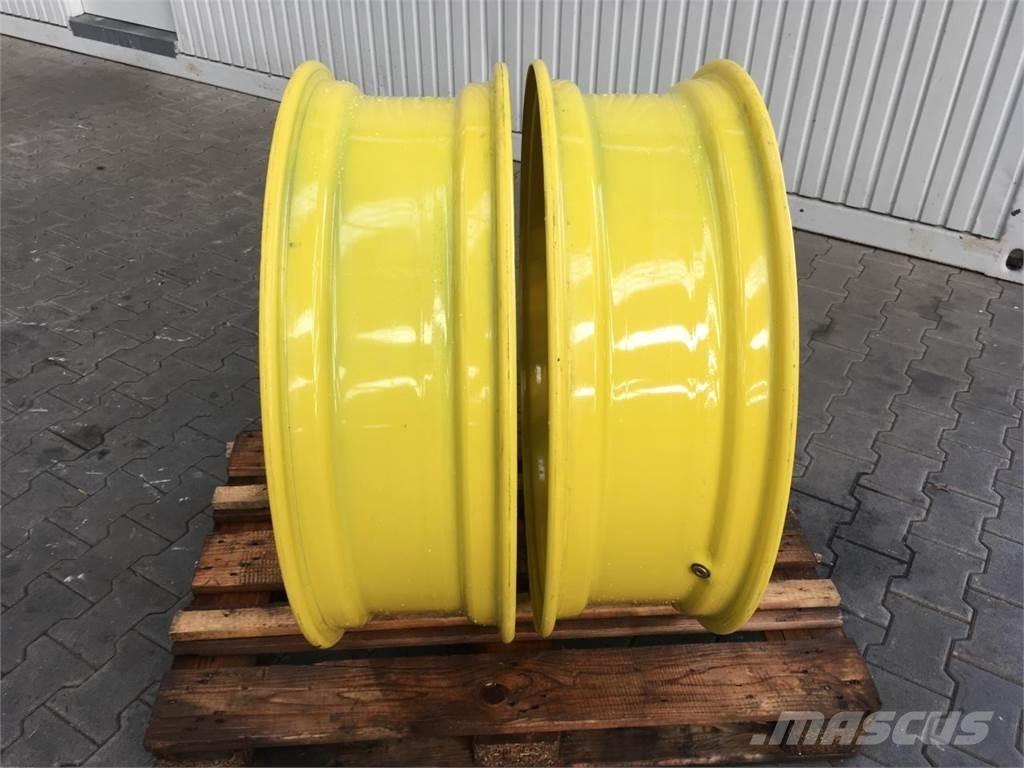 John Deere 10x34 Renkaat ja vanteet