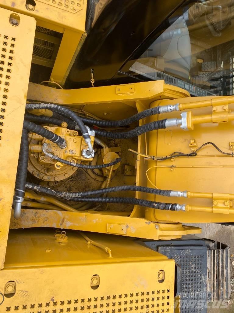 CAT 330 D Telakaivukoneet
