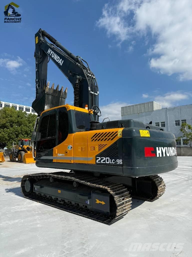 Hyundai 220 Midikaivukoneet 7t - 12t