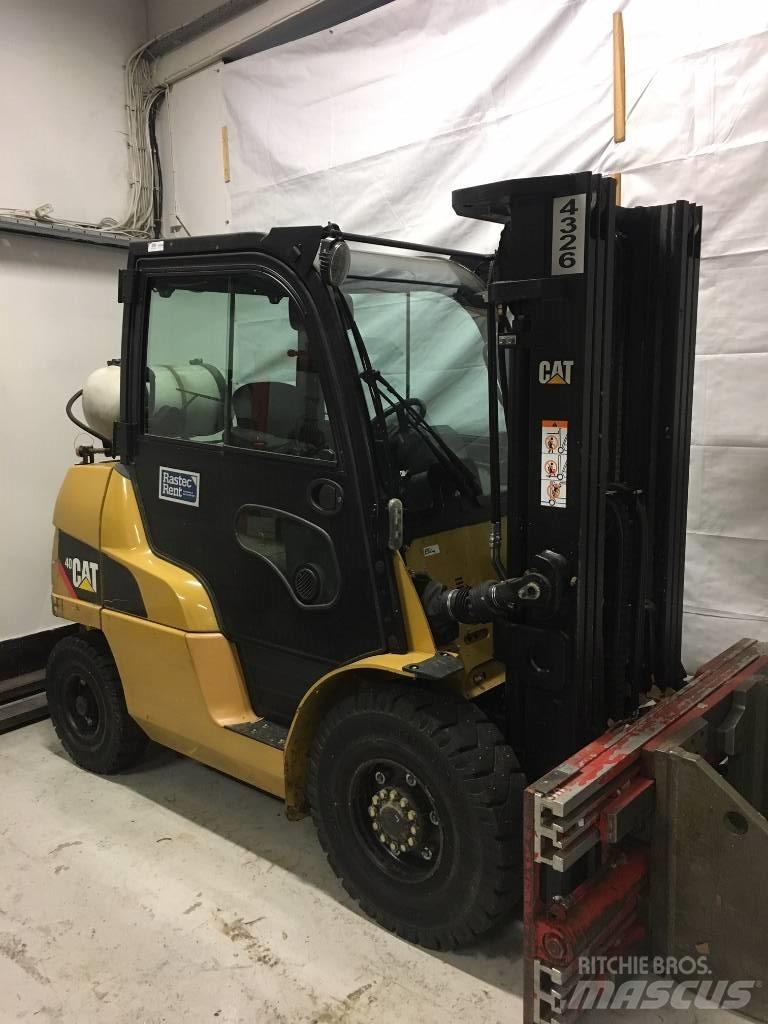 CAT GP40N Dieseltrukit