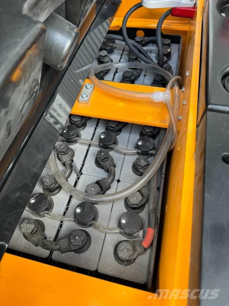 Hyundai 15ESR Ajettavat pinoamisvaunut