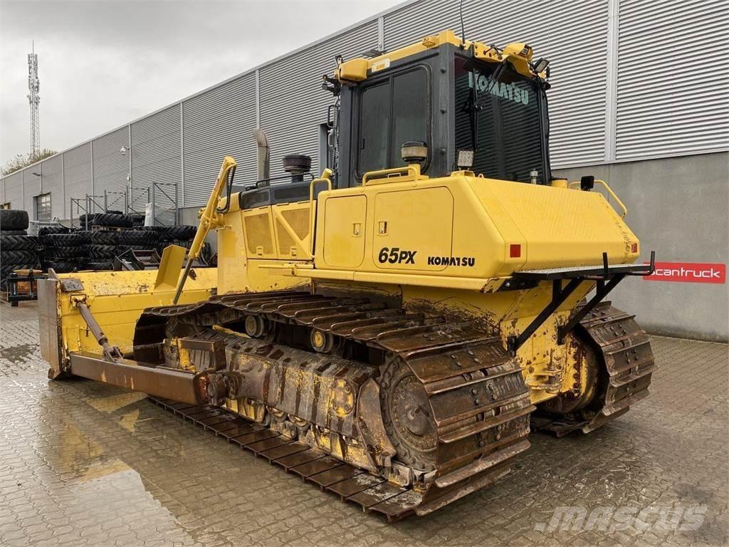 Komatsu D65PX-18 Telaketjupuskutraktorit