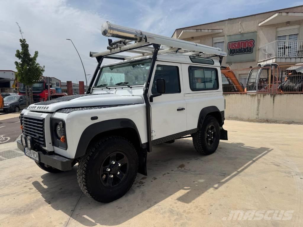 Land Rover Defender Henkilöautot