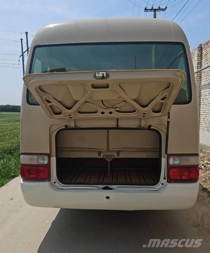 Toyota Coaster Bus Minibussit