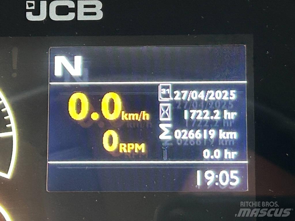 JCB 4220 FASTRAC Traktorit