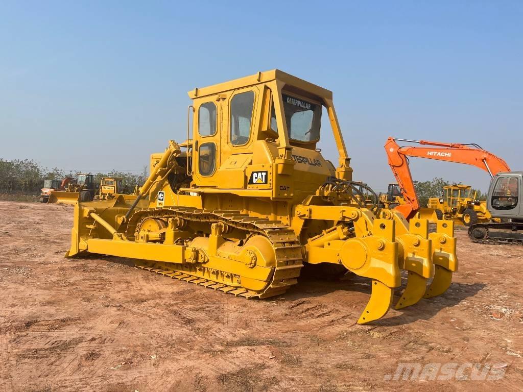 CAT D7G Telaketjupuskutraktorit