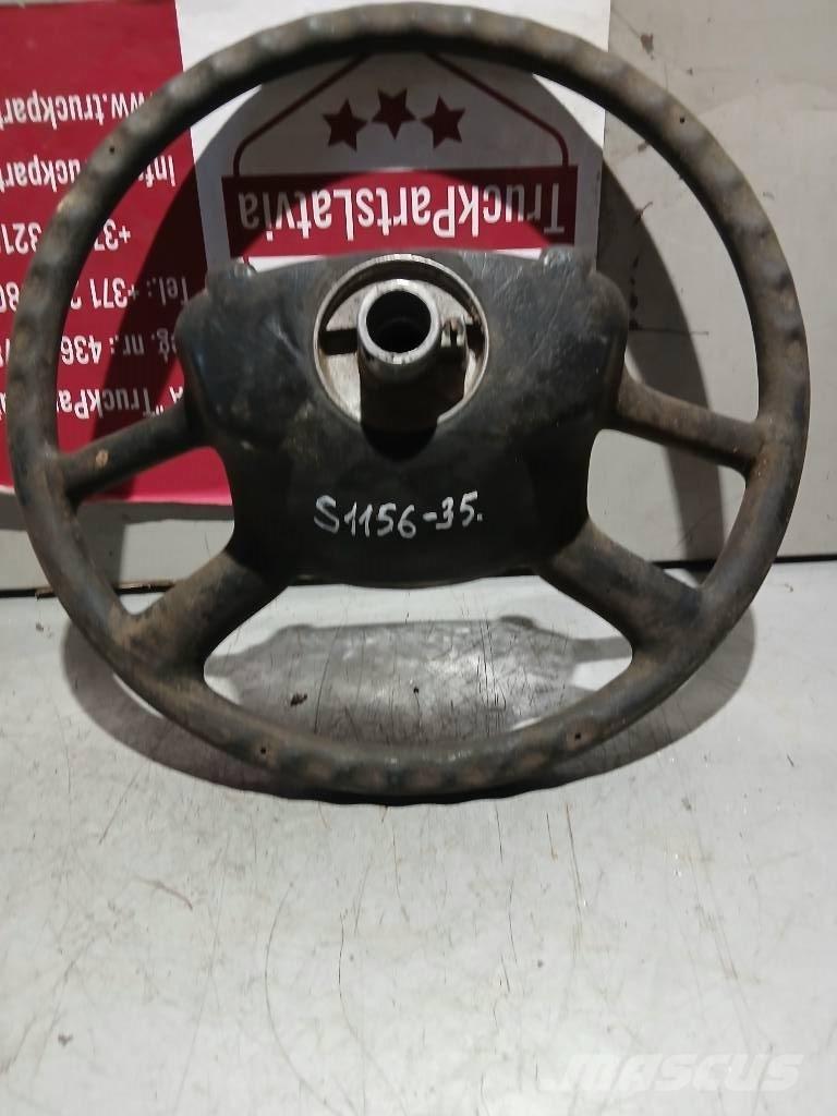 Scania 144    1327026 Ohjaamot ja sisustat