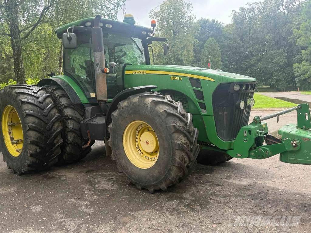 John Deere 8345 R Traktorit