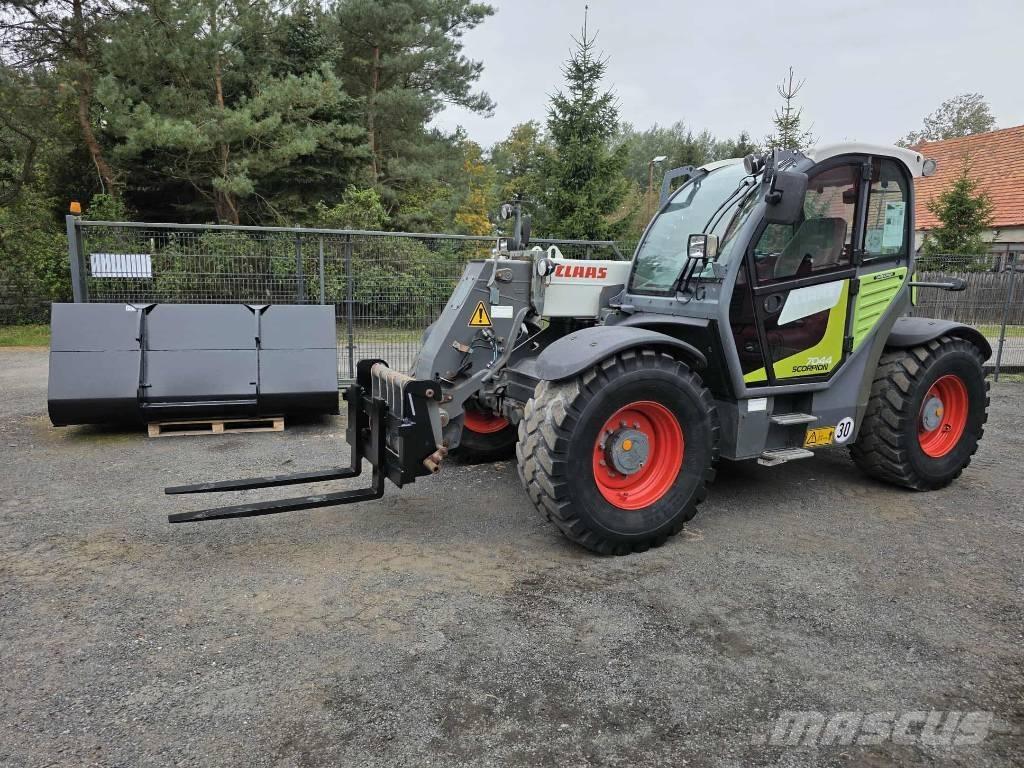 CLAAS Scorpion 7044 Maatalouskurottajat