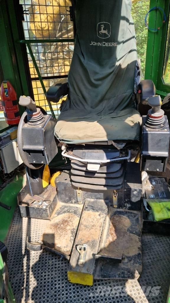 John Deere 640 G III Juontokoneet