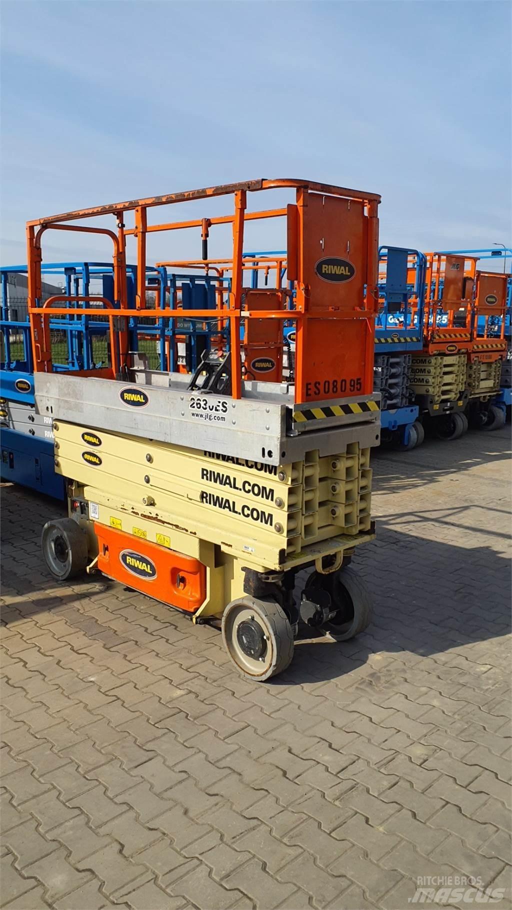 JLG 2630ES Saksilavat