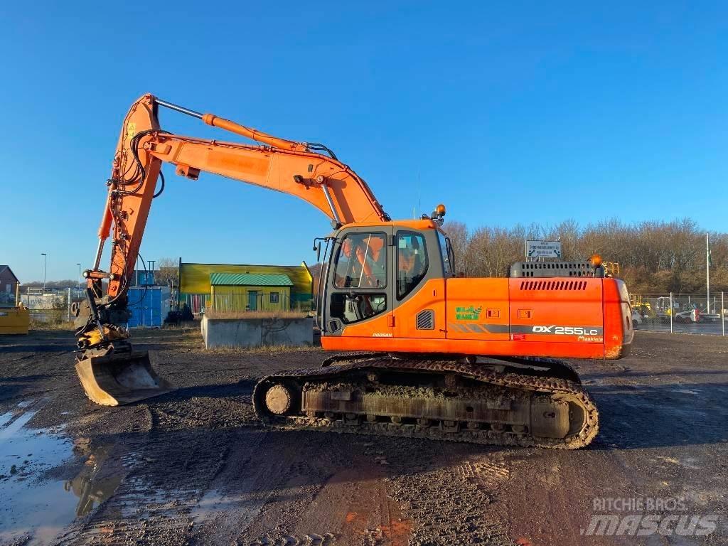 Doosan DX 255 LC Telakaivukoneet