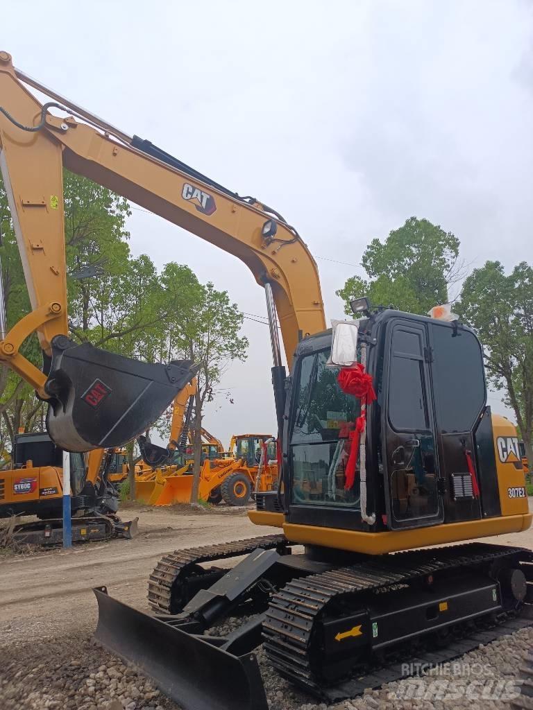 CAT 307 Minikaivukoneet < 7t