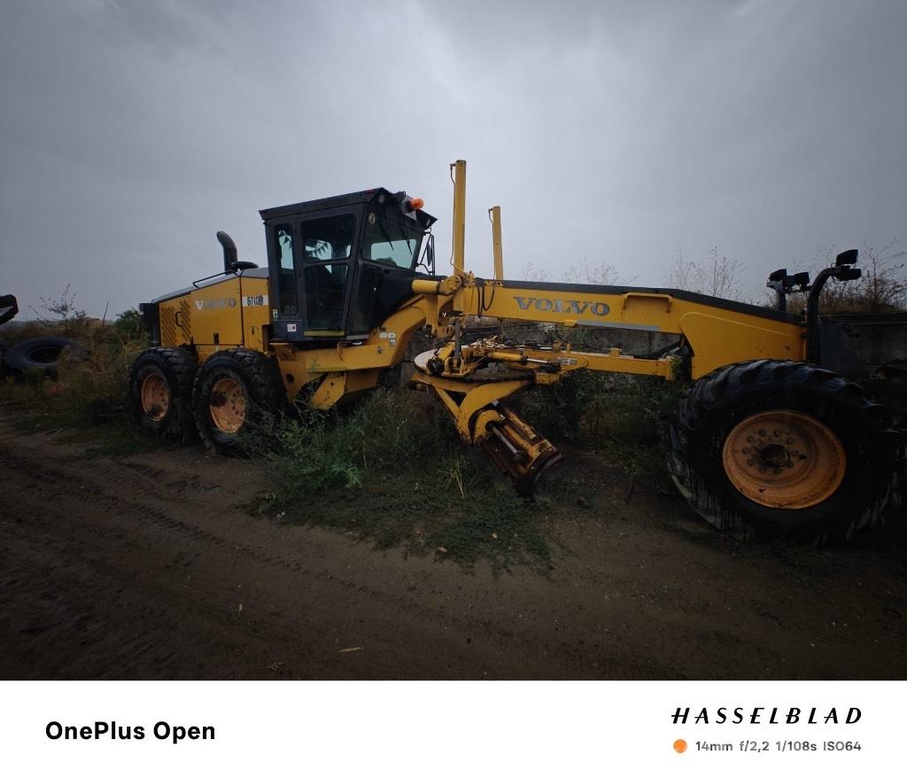  Greder Volvo G710 Jäähdyttimet