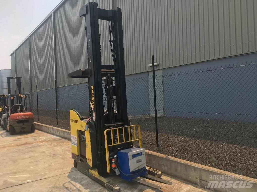 Hyster N35ZDR Työntömastotrukit