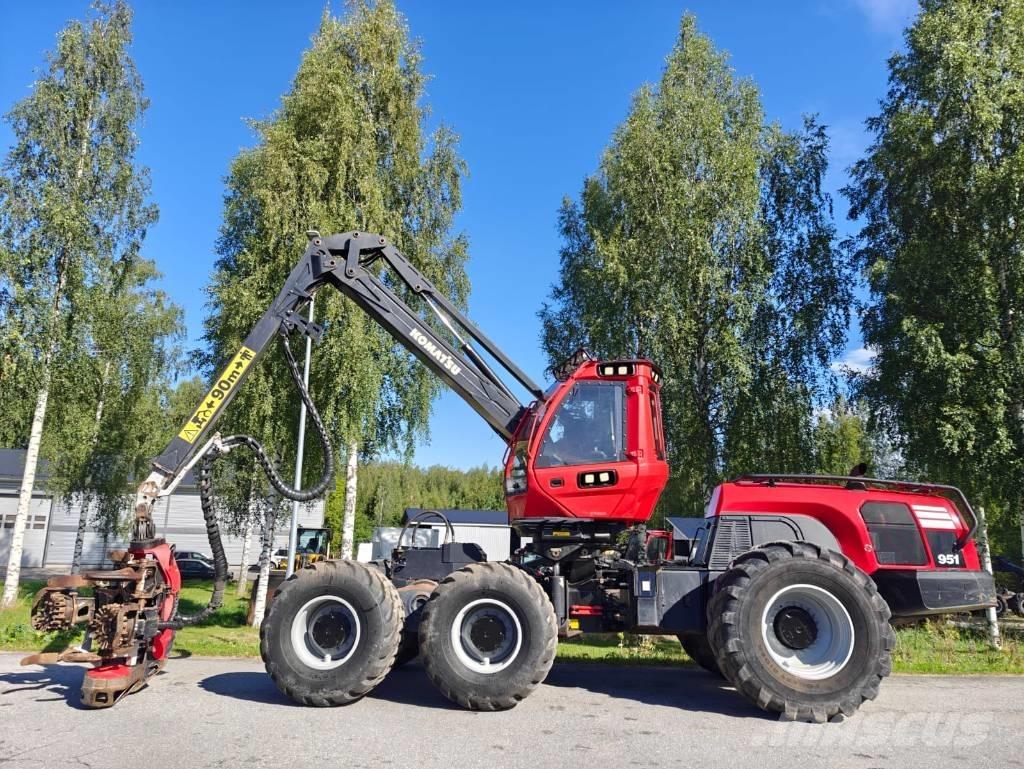 Komatsu 951 Harvesterit