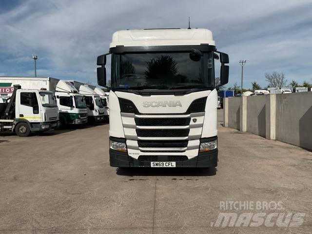 Scania R 450 Vetopöytäautot