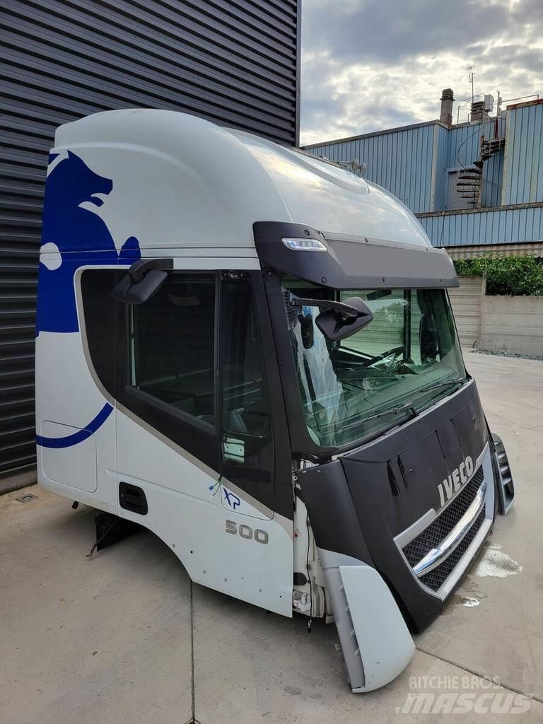 Iveco AS Ohjaamot ja sisustat