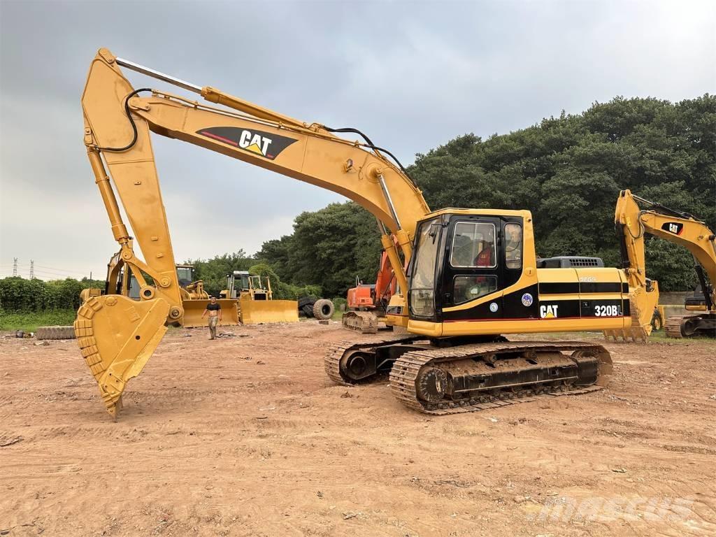 CAT 320 B Telakaivukoneet