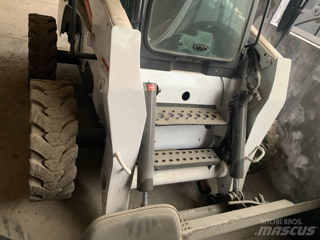 Bobcat S 300 Liukuohjatut kuormaajat