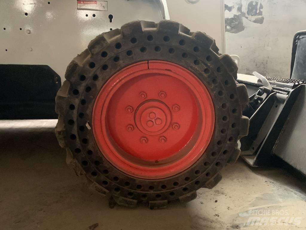 Bobcat S 300 Liukuohjatut kuormaajat