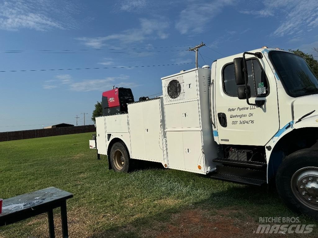 Freightliner M2 106 Tienhoitoautot