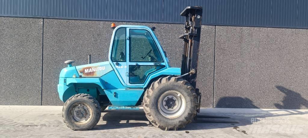 Manitou M 26.4 Maastotrukit