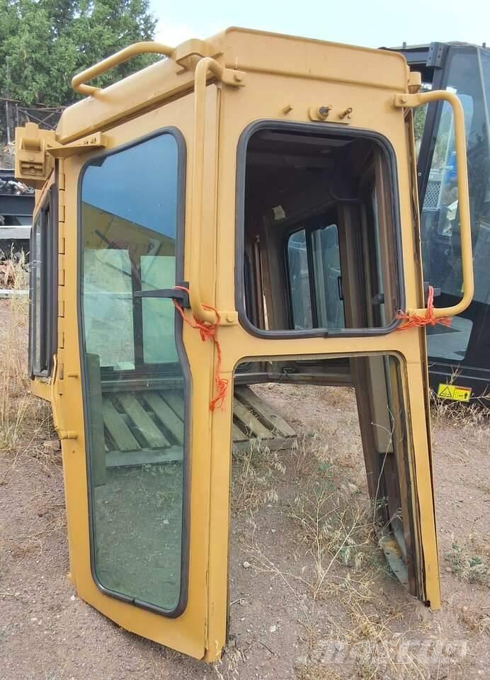 CAT D 8 R Telaketjupuskutraktorit