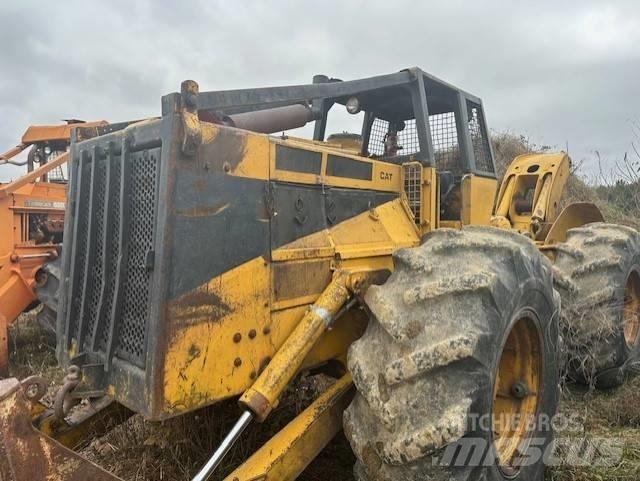 CAT 528 Juontokoneet