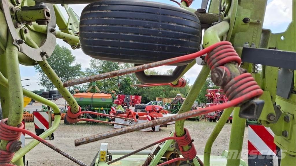 CLAAS Volto 900 Pöyhimet ja haravat