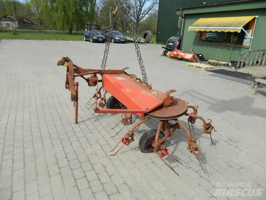 JF CR 320 Pöyhimet ja haravat