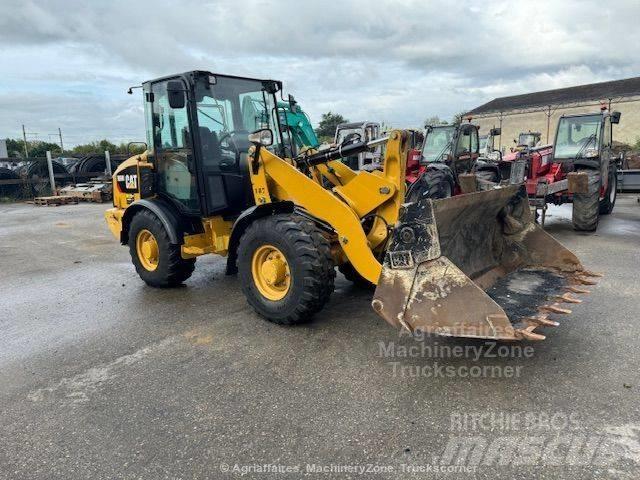 CAT 906 Pyöräkuormaajat