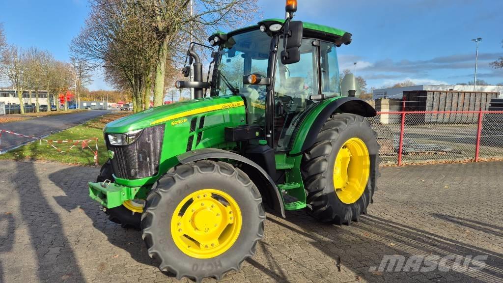 John Deere 5090 R Traktorit