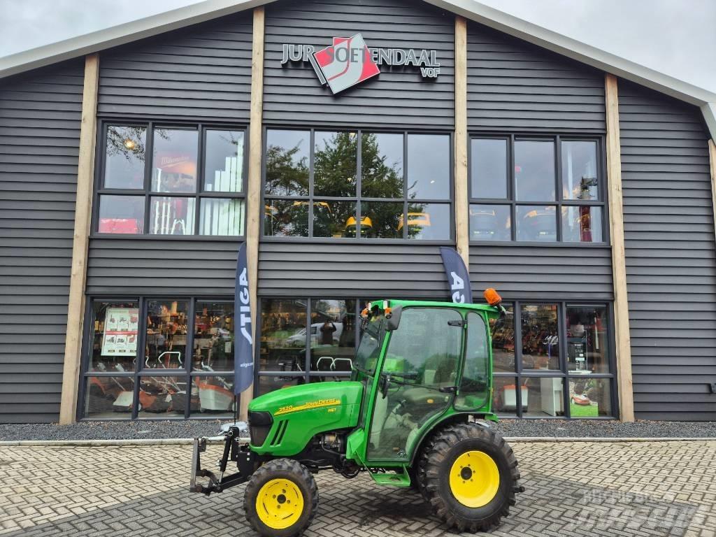 John Deere 2520 Taajamatraktorit