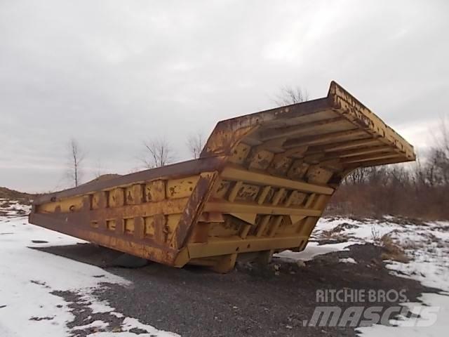 CAT 777B Maansiirtoautot