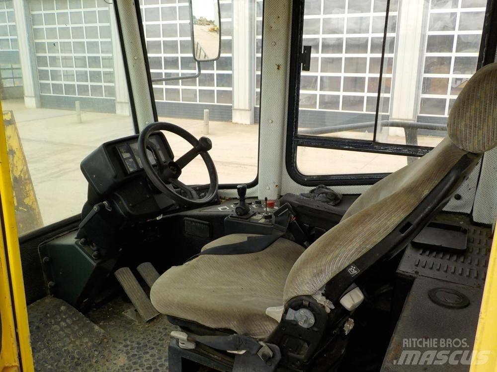 Bomag BC 671 RB Kaatopaikkajyrät