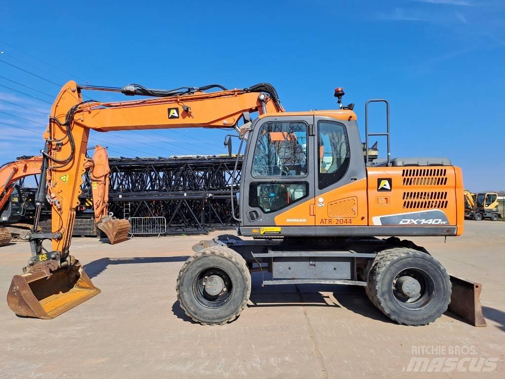 Doosan DX140W-5 Pyöräkaivukoneet