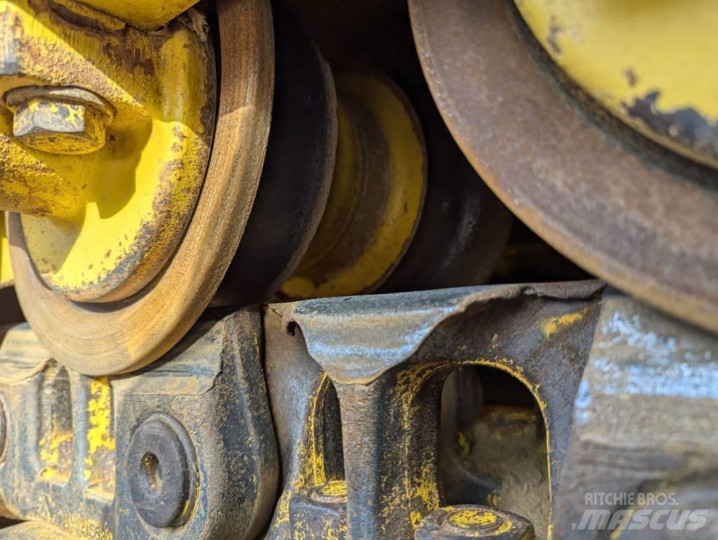 Komatsu D71PXi-24 Telaketjupuskutraktorit