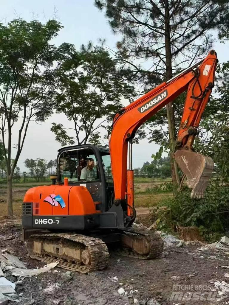 Doosan DH 60-7 Minikaivukoneet < 7t