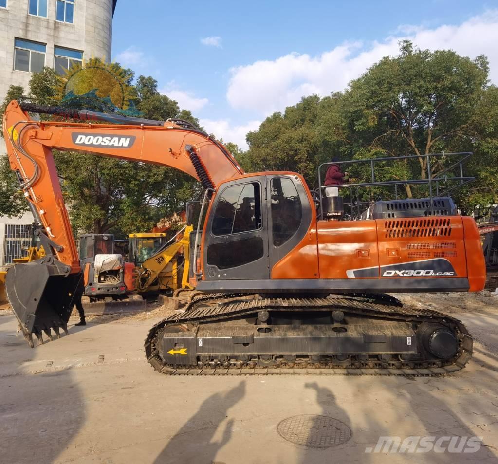 Doosan DX 300 LC Telakaivukoneet