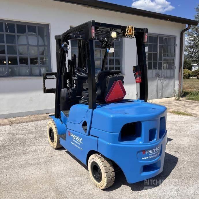 Yale GDP25LX Dieseltrukit