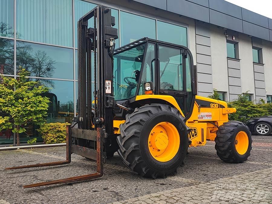 JCB 930 Maastotrukit