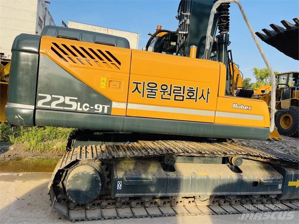 Hyundai 225 lc 9t Telakaivukoneet