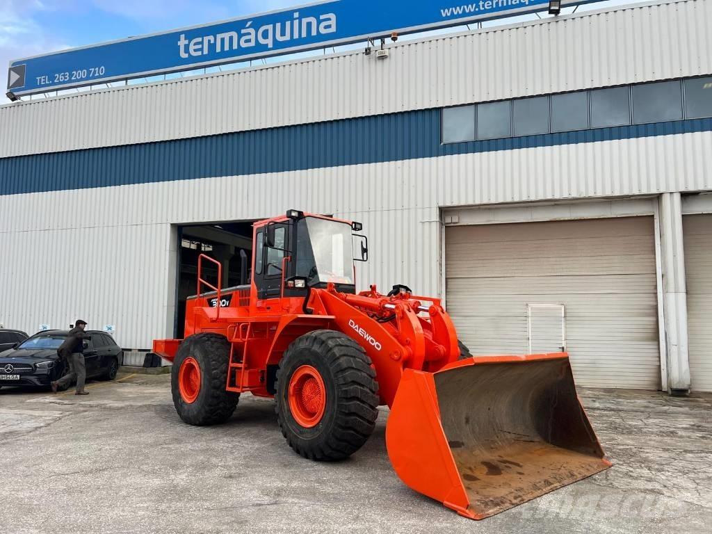 Daewoo Mega 300 III Pyöräkuormaajat
