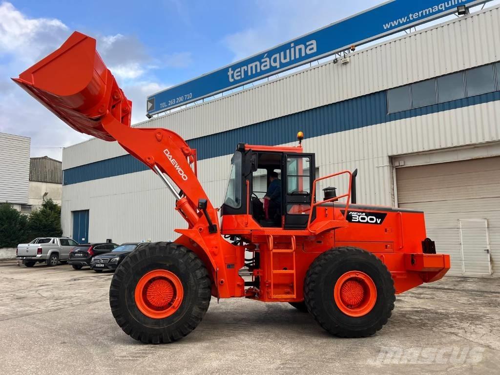 Daewoo Mega 300 III Pyöräkuormaajat