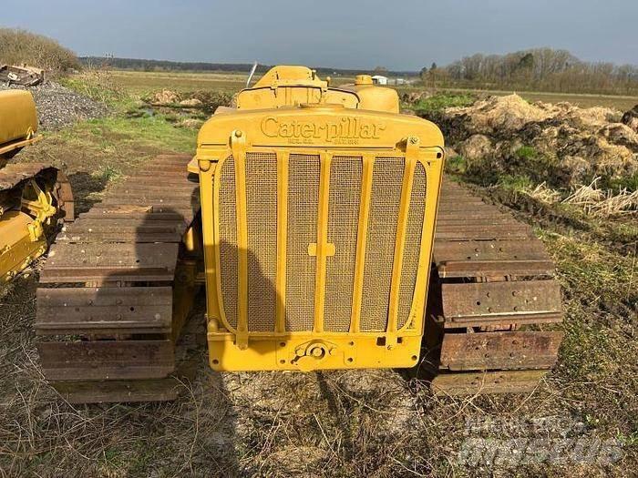CAT D4 - Telaketjupuskutraktorit