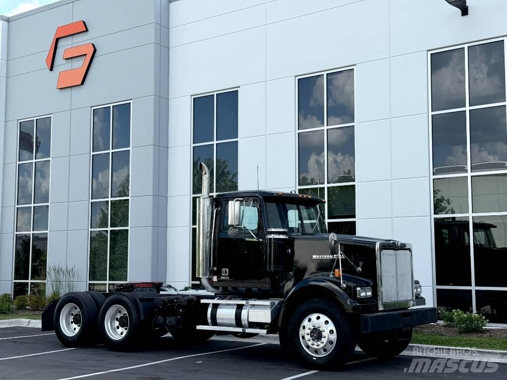 Western Star 4900 Vetopöytäautot