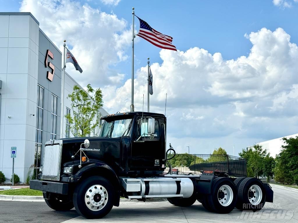 Western Star 4900 Vetopöytäautot