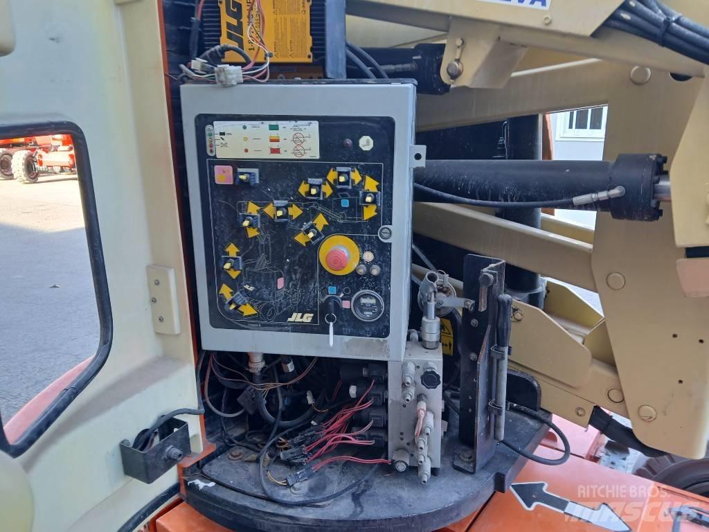 JLG E300AJP Kuukulkijat